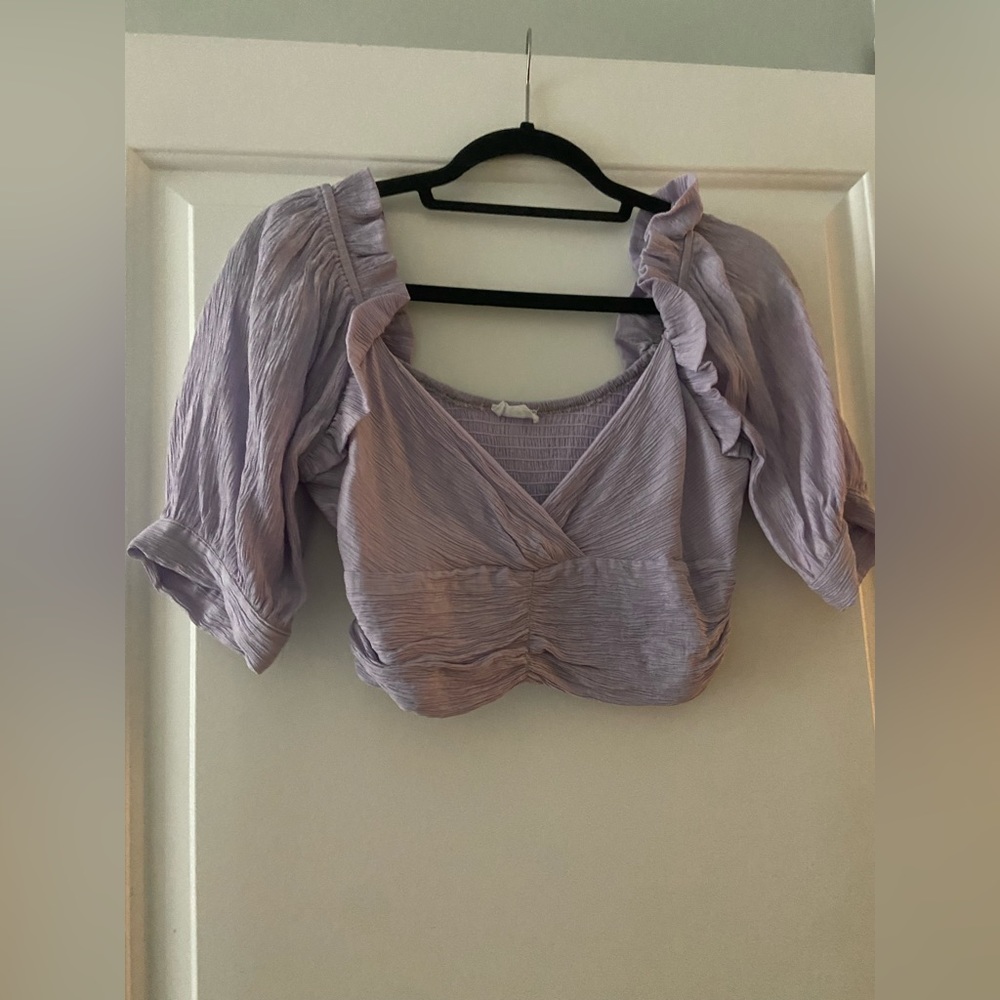 Vestique crinkle fabric puff sleeve crop top Size M